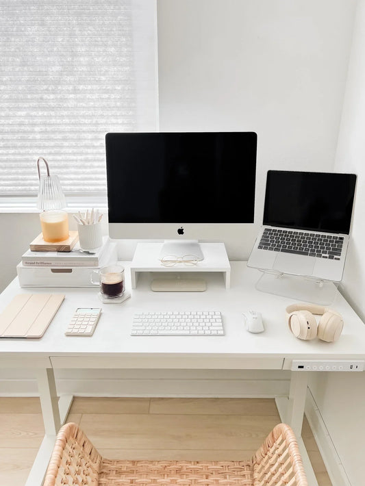Stylish Workspace Color Themes: Neutral, Black & Pastel Desk Inspiration
